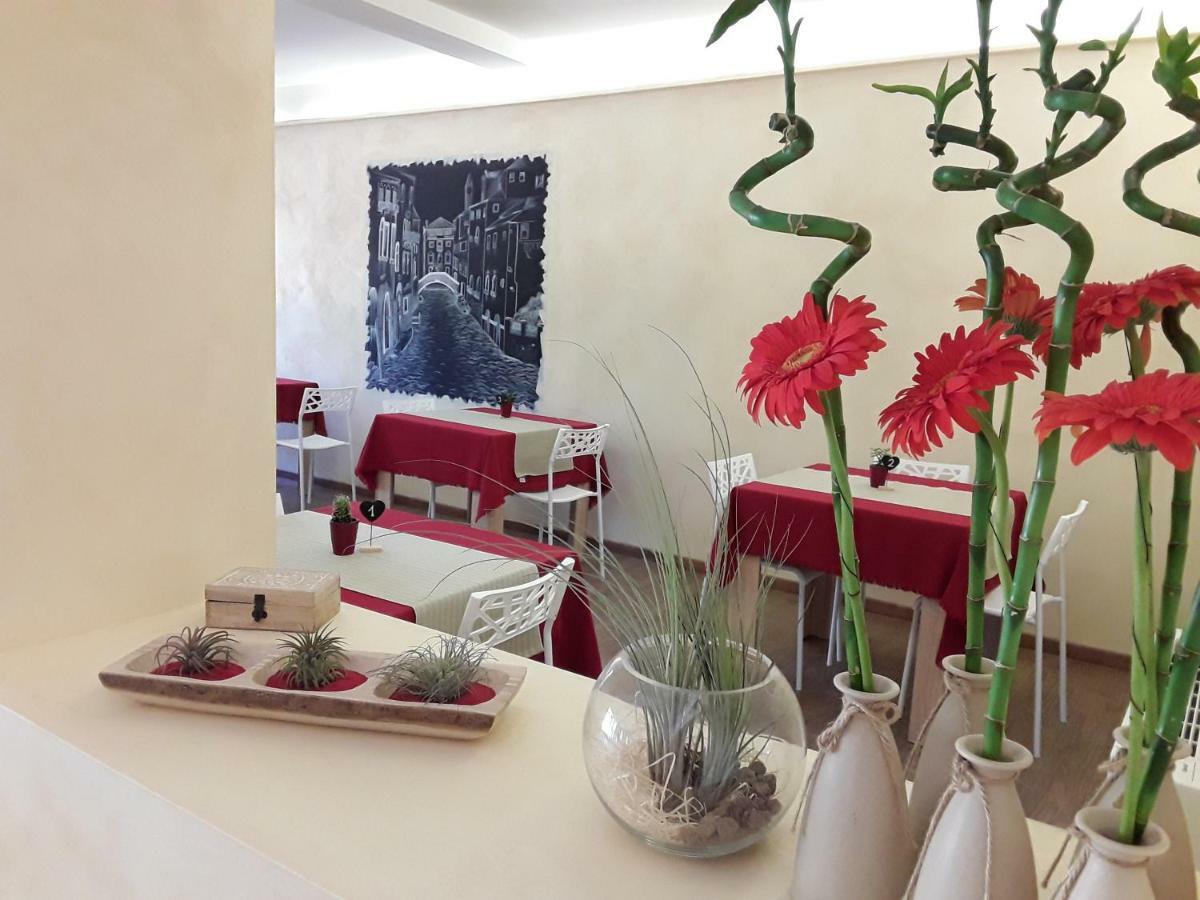 Red Lion Guest House Mestre Dış mekan fotoğraf