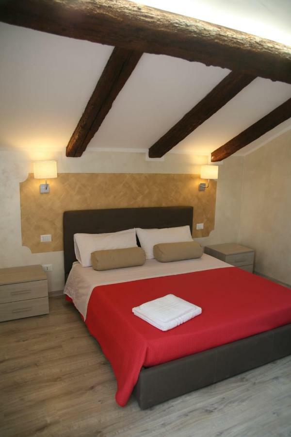 Red Lion Guest House Mestre Dış mekan fotoğraf