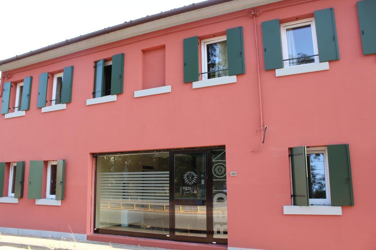 Red Lion Guest House Mestre Dış mekan fotoğraf